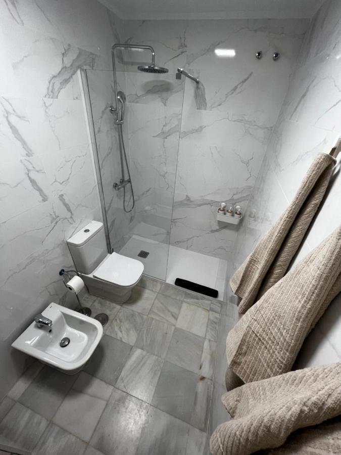 Synergy Apartment, 2 Bedroom, City Center By Namaste Elite ตอร์เรโมลิโนส ภายนอก รูปภาพ