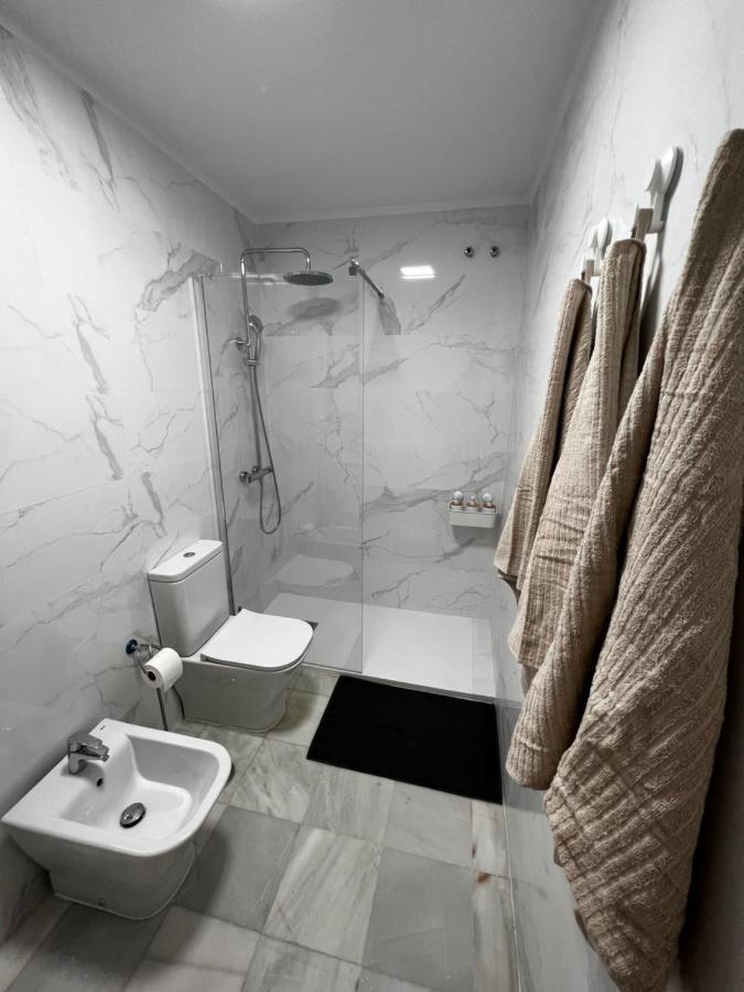 Synergy Apartment, 2 Bedroom, City Center By Namaste Elite ตอร์เรโมลิโนส ภายนอก รูปภาพ